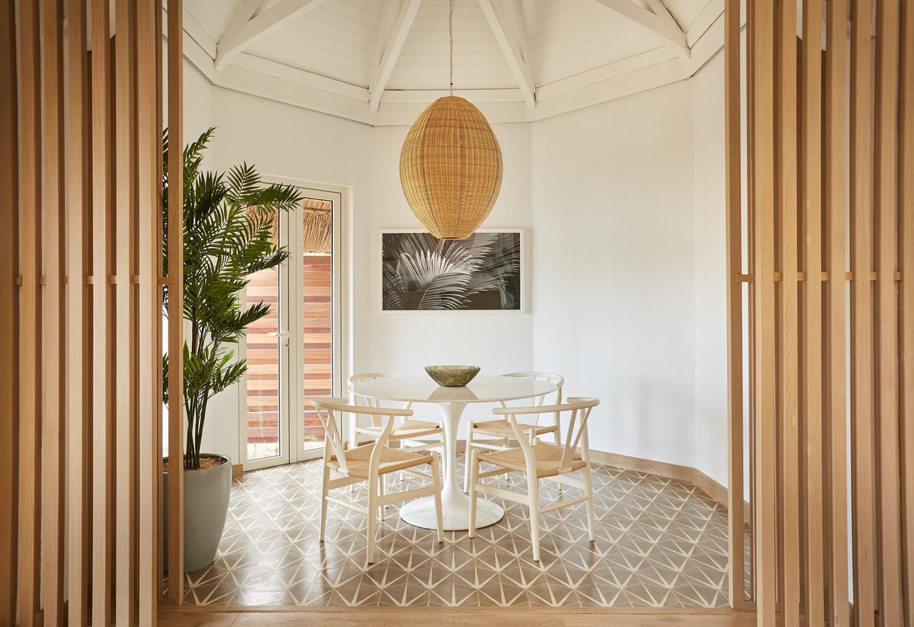 Lux* Grand Gaube Resort & Villas Exterior photo Dining room
