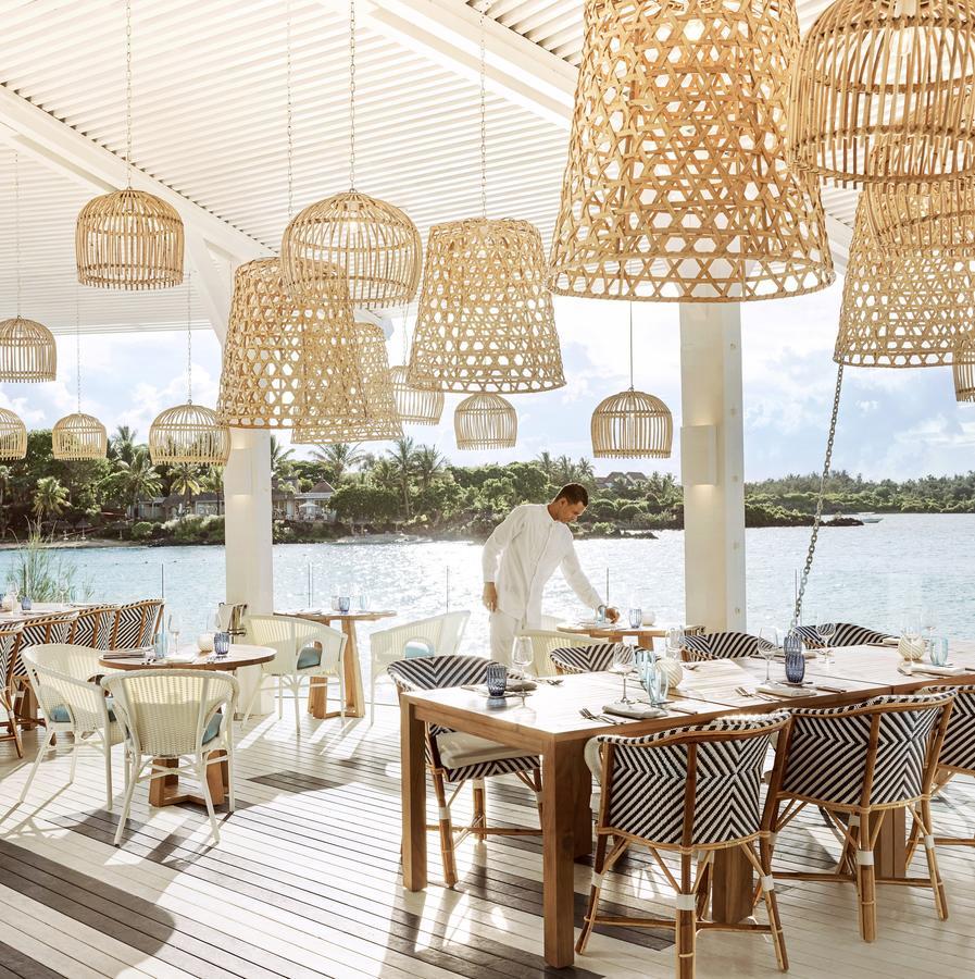 Lux* Grand Gaube Resort & Villas Exterior photo The Beach Club
