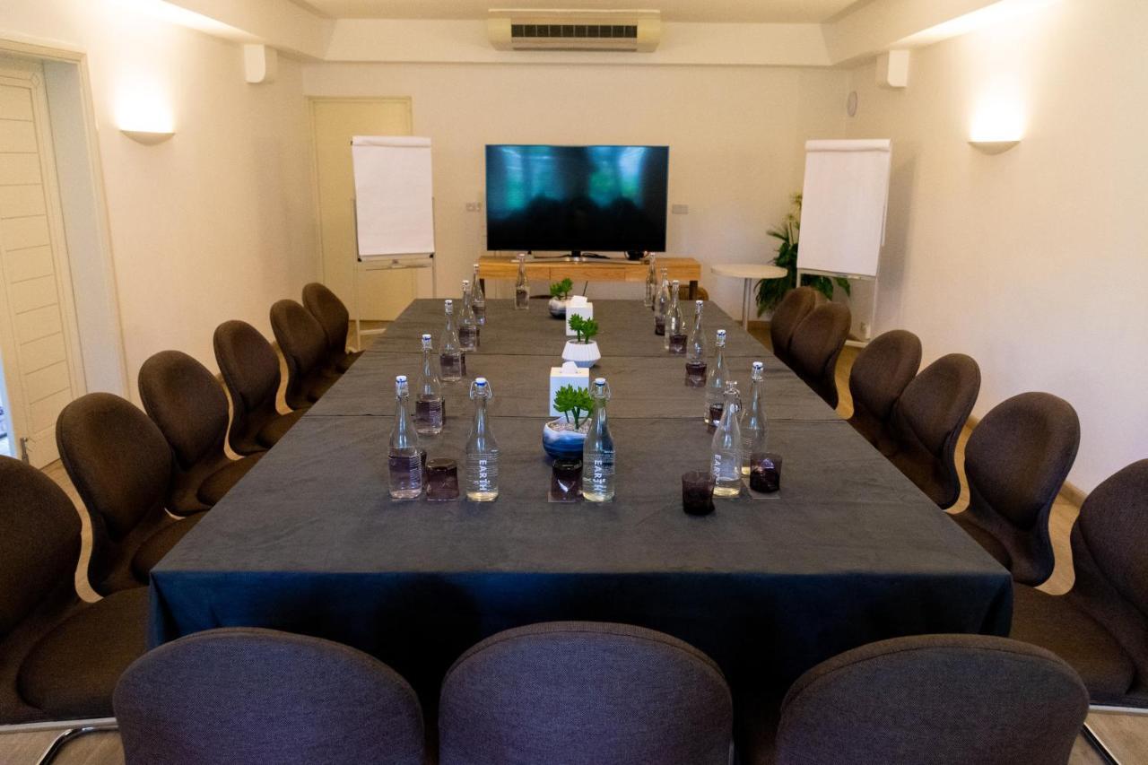 Lux* Grand Gaube Resort & Villas Exterior photo The boardroom at the London School of Economics
